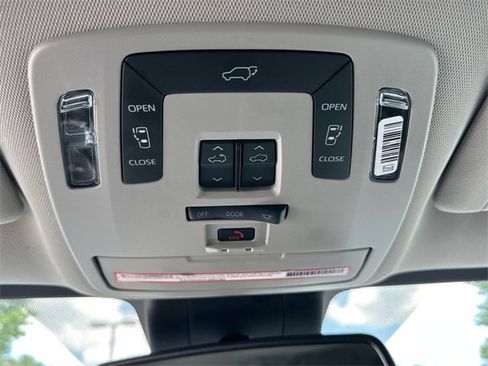 Certified 2024 Toyota Sienna XLE image 22