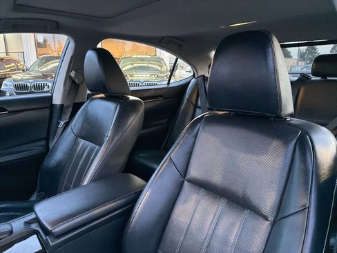 Used 2017 Lexus ES 300h w/ Luxury Package image 34