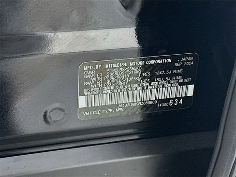 Used 2024 Mitsubishi Outlander ES image 34