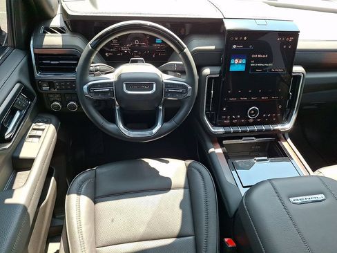 Used 2026 GMC Yukon Denali w/ Denali Reserve Package AWD/4WD image 2