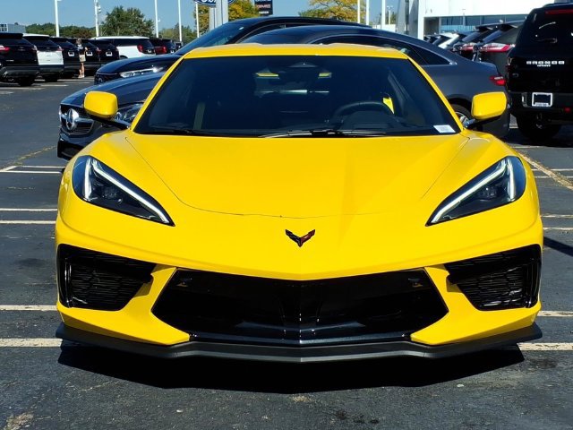 Used 2025 Chevrolet Corvette Stingray Preferred Cpe w/ Z51 Performance Package RWD image 2