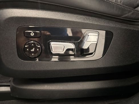 Used 2022 BMW X6 M50i w/ Executive Package image 13