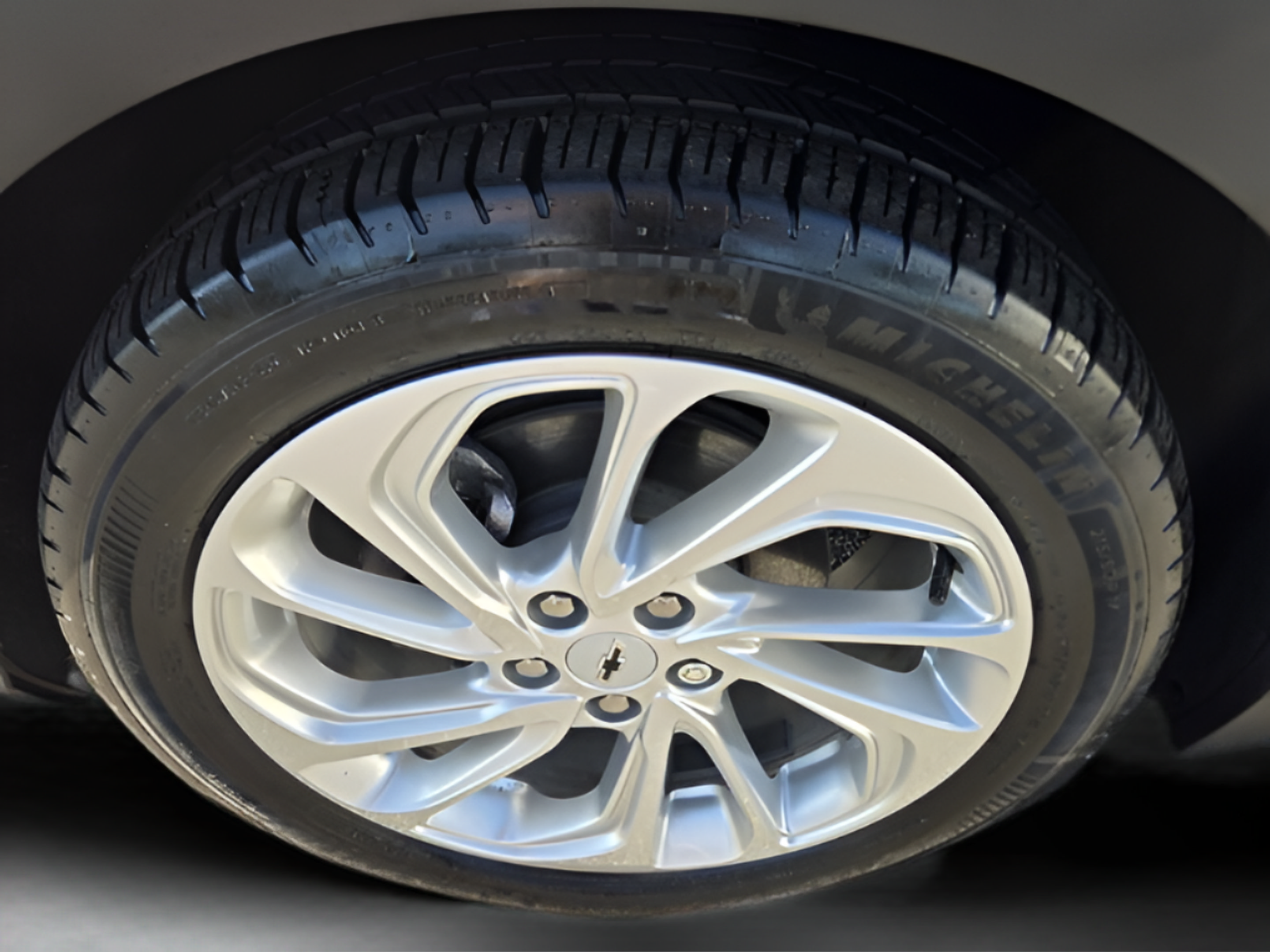 Certified 2027 Chevrolet Bolt LT w/ Comfort Package FWD image 9