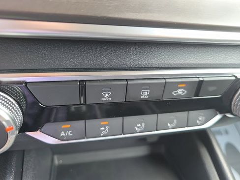 Used 2025 Nissan Altima 2.5 SV image 24