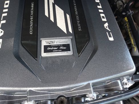 Used 2025 Cadillac Escalade V AWD/4WD image 33