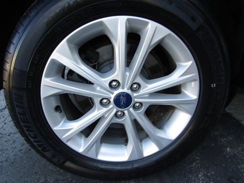 Used 2017 Ford Escape SE AWD/4WD image 33