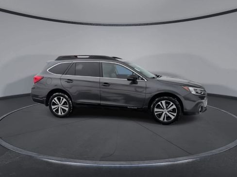 Used 2019 Subaru Outback 3.6R Limited image 9