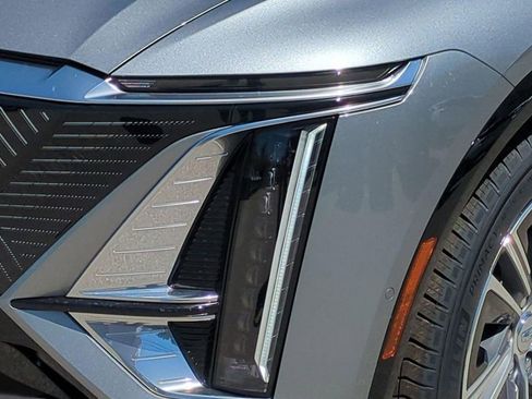 New 2026 Cadillac Lyriq Luxury image 18