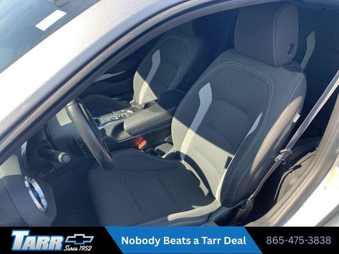 Used 2023 Chevrolet Camaro LT RWD image 13