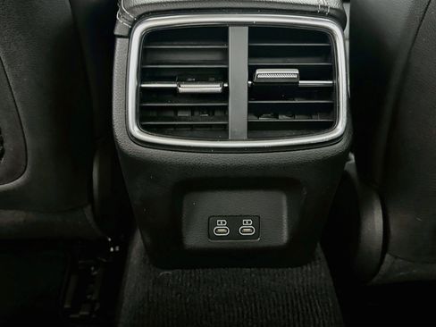 Used 2025 Genesis G70 2.5T AWD/4WD image 28