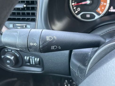 Used 2023 Jeep Renegade Latitude image 39