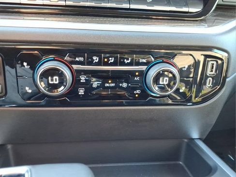 Used 2024 Chevrolet Silverado 1500 RST AWD/4WD image 19