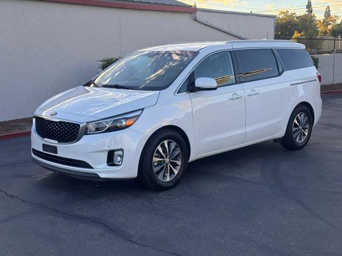 Used 2018 Kia Sedona SX FWD image 2