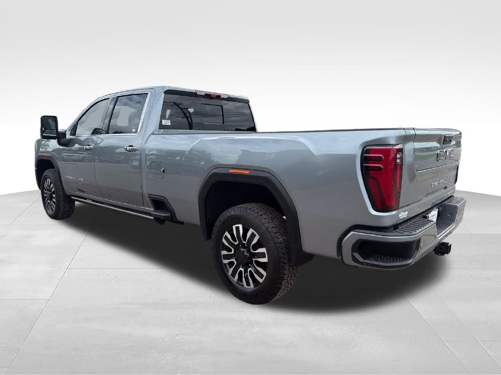Used 2024 GMC Sierra 2500 Denali Ultimate AWD/4WD image 3