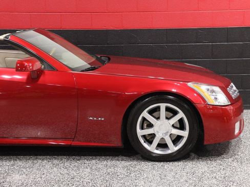 Used 2005 Cadillac XLR RWD image 6