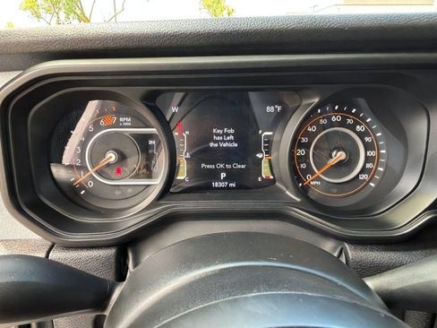 Used 2024 Jeep Wrangler Unlimited Sport AWD/4WD image 13