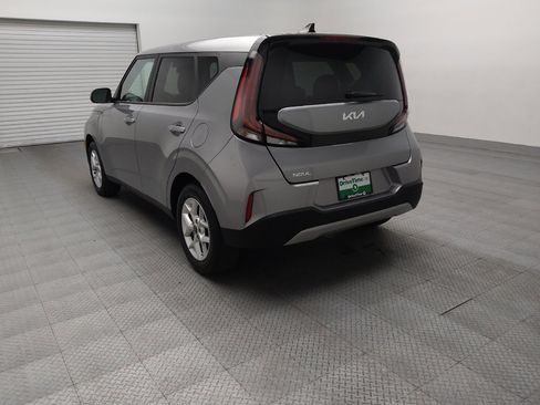 Used 2025 Kia Soul LX FWD image 5