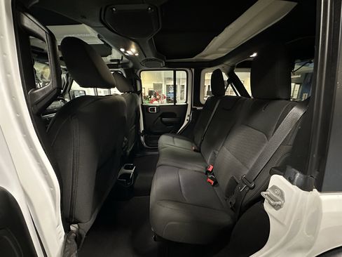 Used 2020 Jeep Wrangler Unlimited Sport image 16