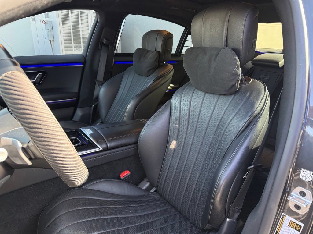 Used 2022 Mercedes-Benz S 580 4MATIC Sedan image 3