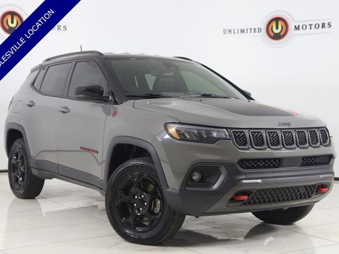 Used 2023 Jeep Compass Trailhawk w/ Trailhawk Convenience Group AWD/4WD image 1