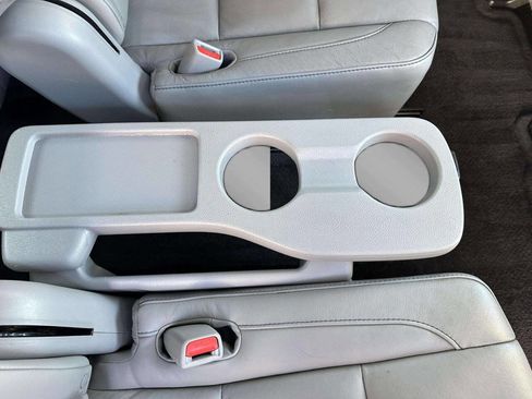 Used 2015 Toyota Highlander XLE image 31