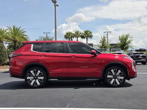 Used 2025 Mitsubishi Outlander SE FWD image 7