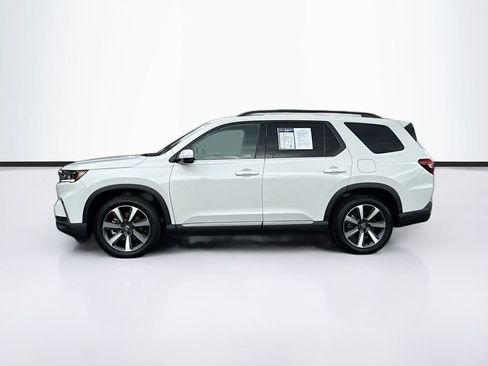 Used 2024 Honda Pilot Touring image 4