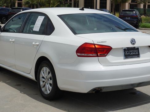 Used 2014 Volkswagen Passat 1.8T Wolfsburg Edition FWD image 8