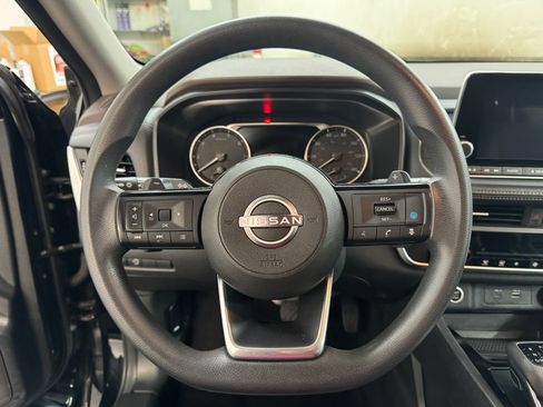 Used 2023 Nissan Rogue SV AWD/4WD image 25