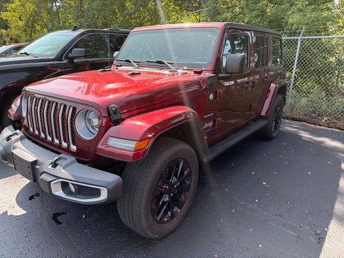 Used 2021 Jeep Wrangler Unlimited Sahara w/ Cold Weather Group AWD/4WD image 3
