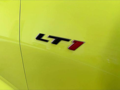 Used 2021 Chevrolet Camaro LT w/ Technology Package image 9