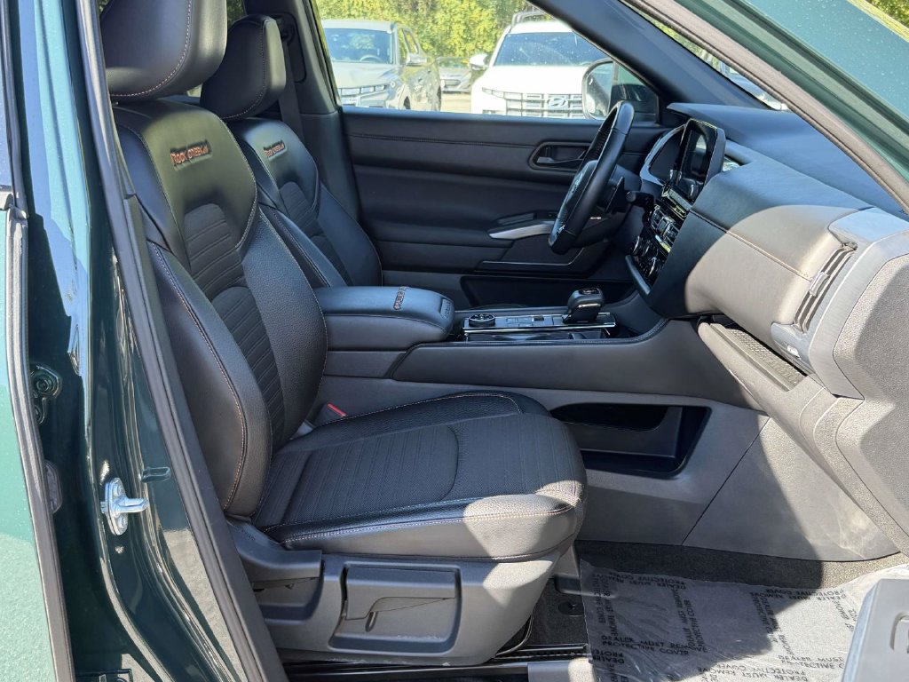 Used 2025 Nissan Pathfinder Rock Creek AWD/4WD image 9