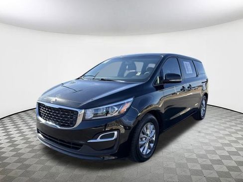 Used 2019 Kia Sedona L image 3