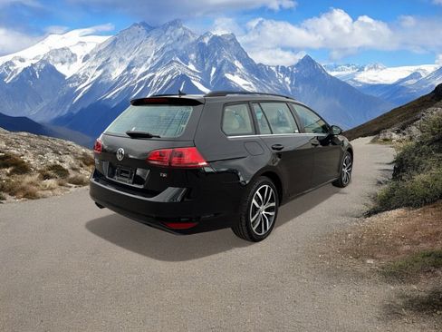 Used 2016 Volkswagen Golf Limited Edition image 5