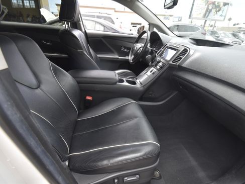 Used 2013 Toyota Venza XLE FWD image 8