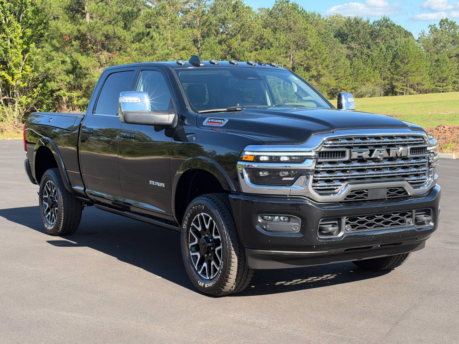 Used 2025 RAM 2500 Limited AWD/4WD image 3