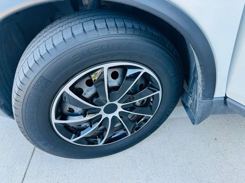 Used 2016 Nissan Rogue S w/ Appearance Package FWD image 26