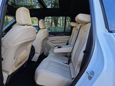 Used 2022 Jeep Grand Cherokee Limited 4xe image 13