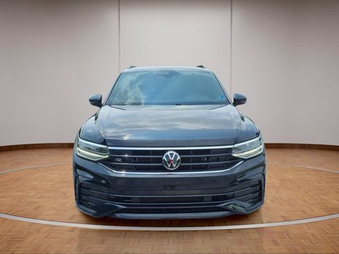Used 2023 Volkswagen Tiguan SE R-Line AWD/4WD image 2