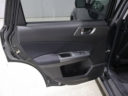 Used 2013 Subaru Forester 2.5X Premium w/ All-Weather Plus Pkg AWD/4WD image 19