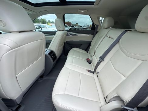 Used 2023 Cadillac XT5 Premium Luxury FWD image 11