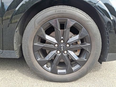 Certified 2023 Kia Carnival SX FWD image 9