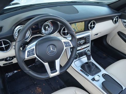 Used 2015 Mercedes-Benz SLK 250 image 42