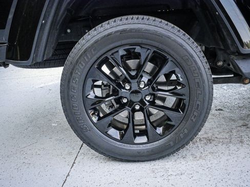Used 2023 Jeep Gladiator Overland AWD/4WD image 13
