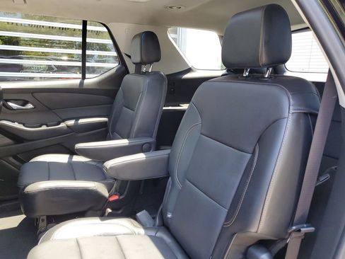 Used 2019 Chevrolet Traverse Premier w/ Driver Confidence II Package FWD image 13