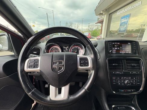 Used 2019 Dodge Grand Caravan GT image 23