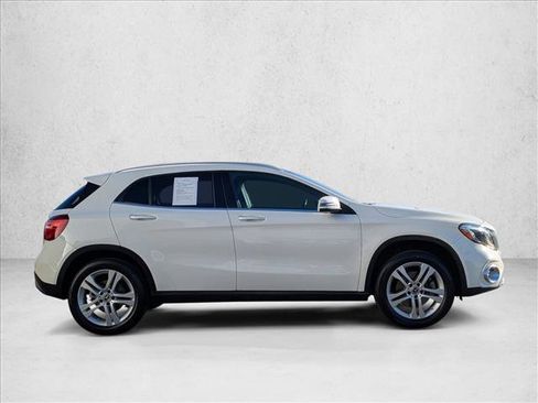 Used 2018 Mercedes-Benz GLA 250 4MATIC image 4