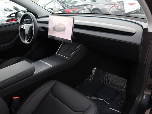 Used 2026 Tesla Model Y Long Range RWD image 23