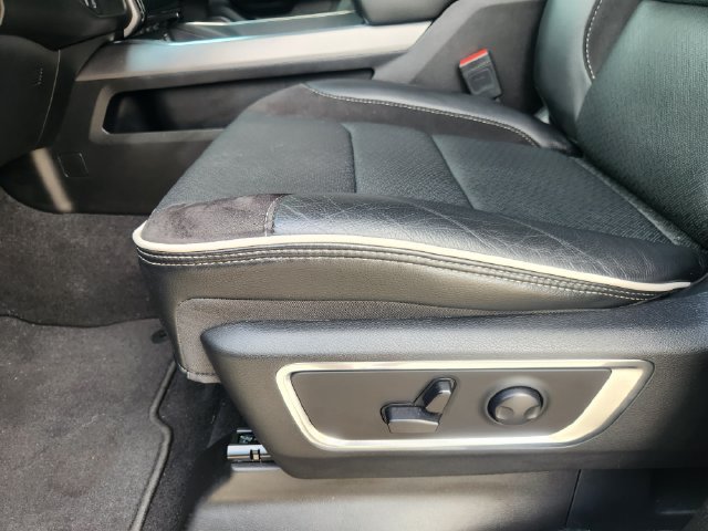 Used 2025 RAM 1500 Laramie w/ Night Edition AWD/4WD image 23