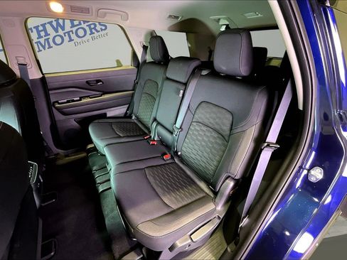 Used 2025 Nissan Pathfinder SV FWD image 22